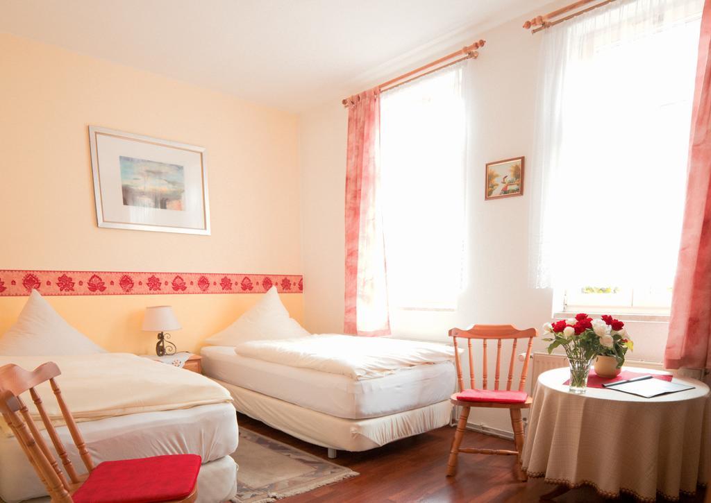 Pension Am Alten Markt Halle  Kamer foto
