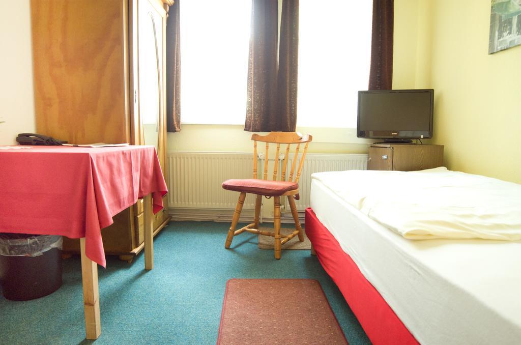 Pension Am Alten Markt Halle  Kamer foto